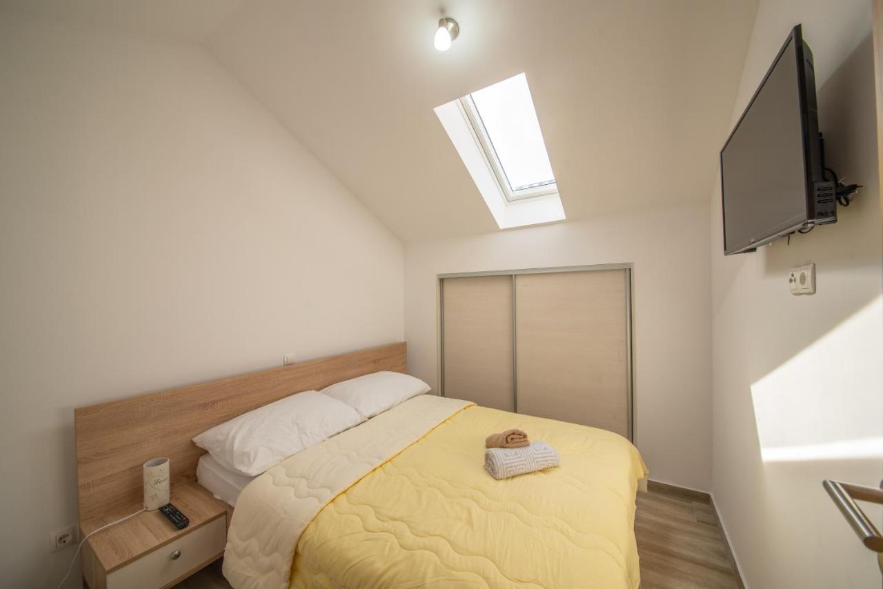 Apartman Eva Vrsi Exterior foto