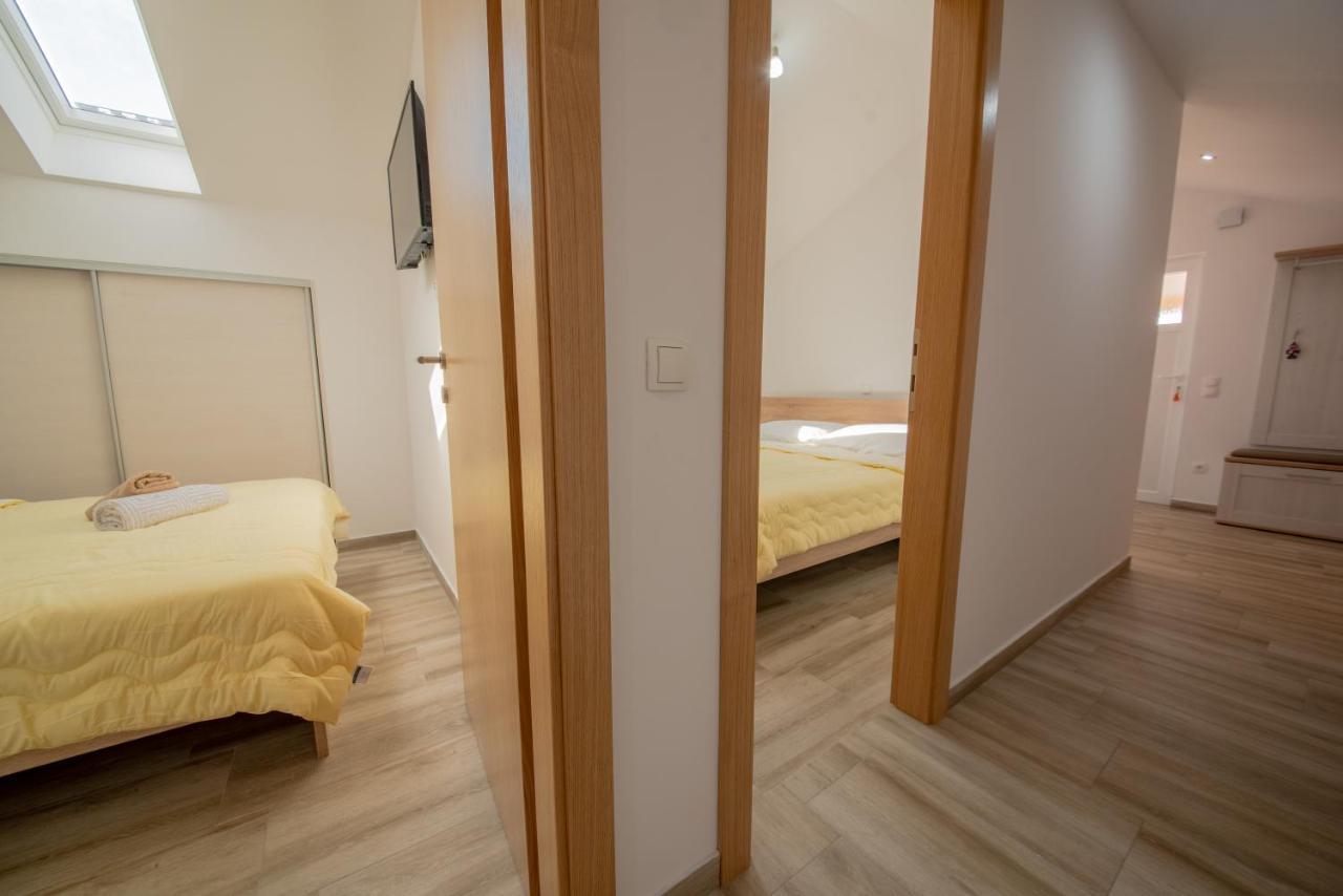 Apartman Eva Vrsi Exterior foto