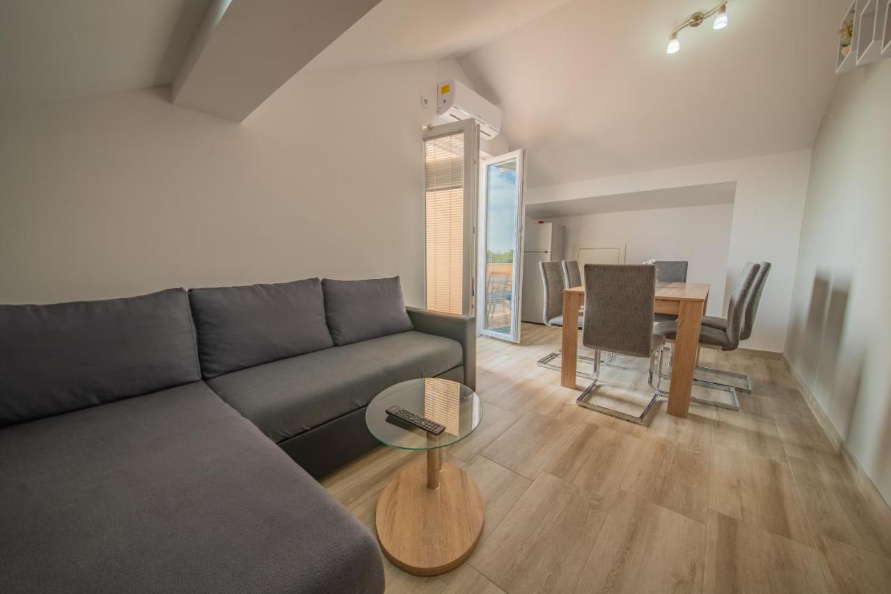 Apartman Eva Vrsi Exterior foto